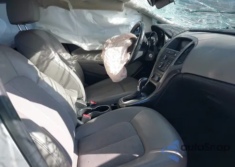 2017 Buick Verano Sport Touring z USA, uszkodzony, nr VIN 1G4PR5SK9H4103708